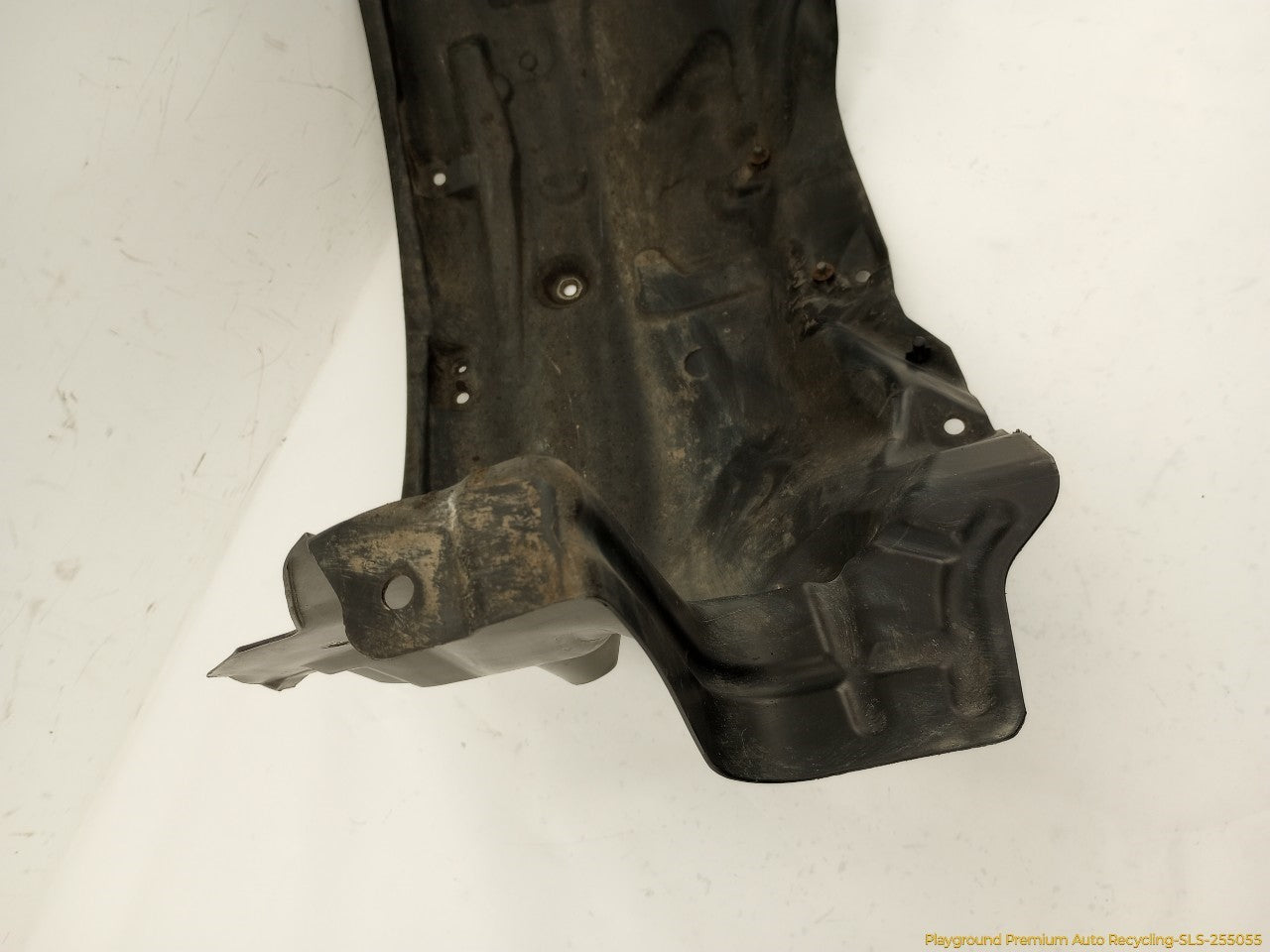 Land Rover LR4 Passenger Right Front Inner Fender Liner