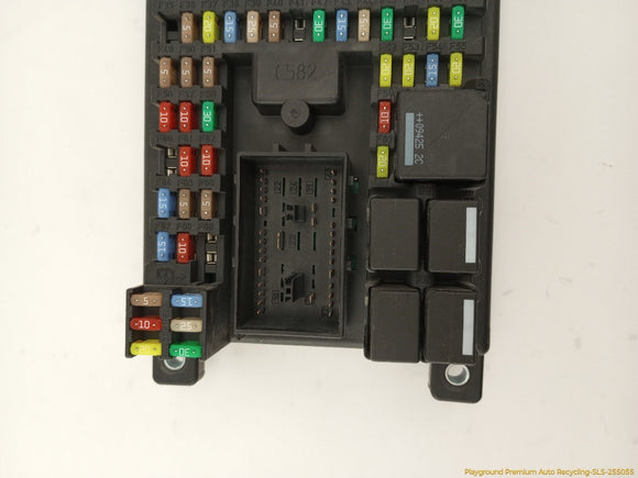 Land Rover LR4 Engine Fuse Box