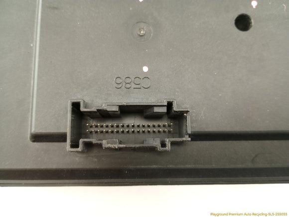 Land Rover LR4 Engine Fuse Box