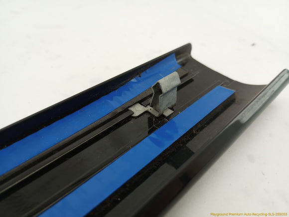 Land Rover LR4 Pair Of Rear Quarter Window Upper Trim