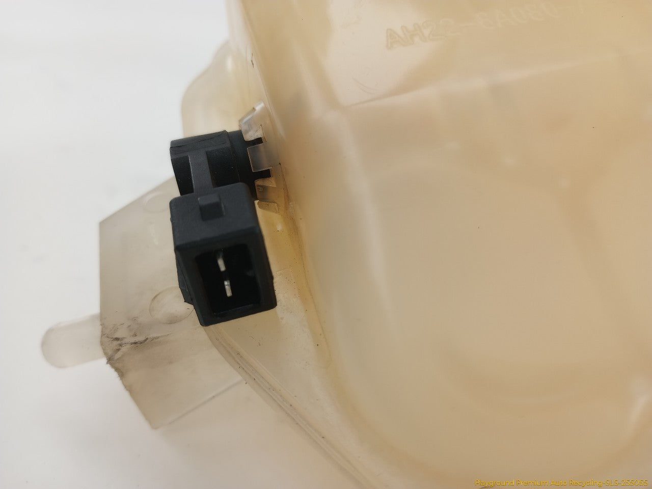 Land Rover LR4 Coolant Reservoir