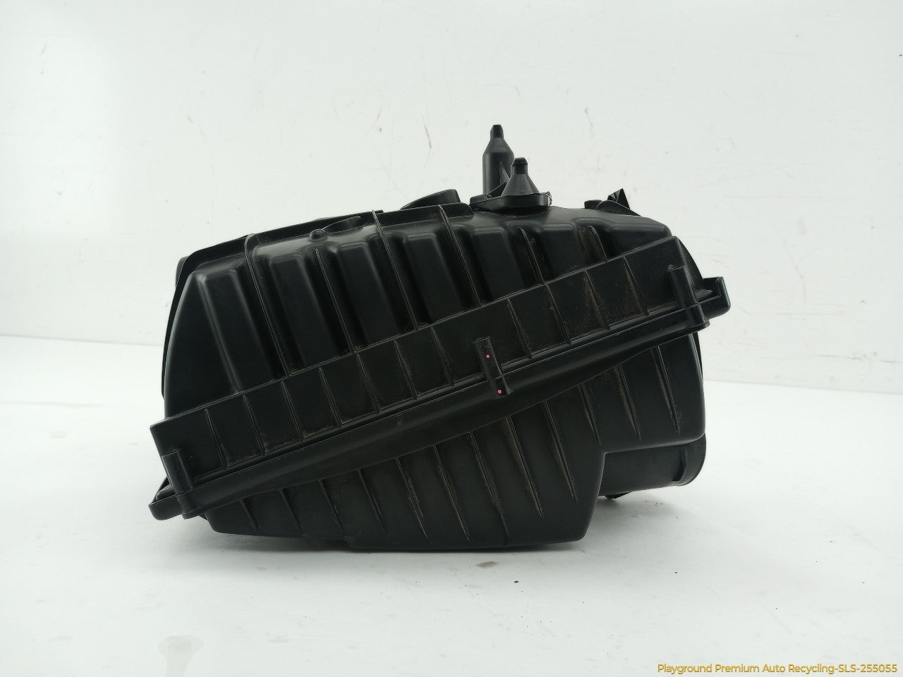 Land Rover LR4 Passenger Right Air Cleaner Housing Box