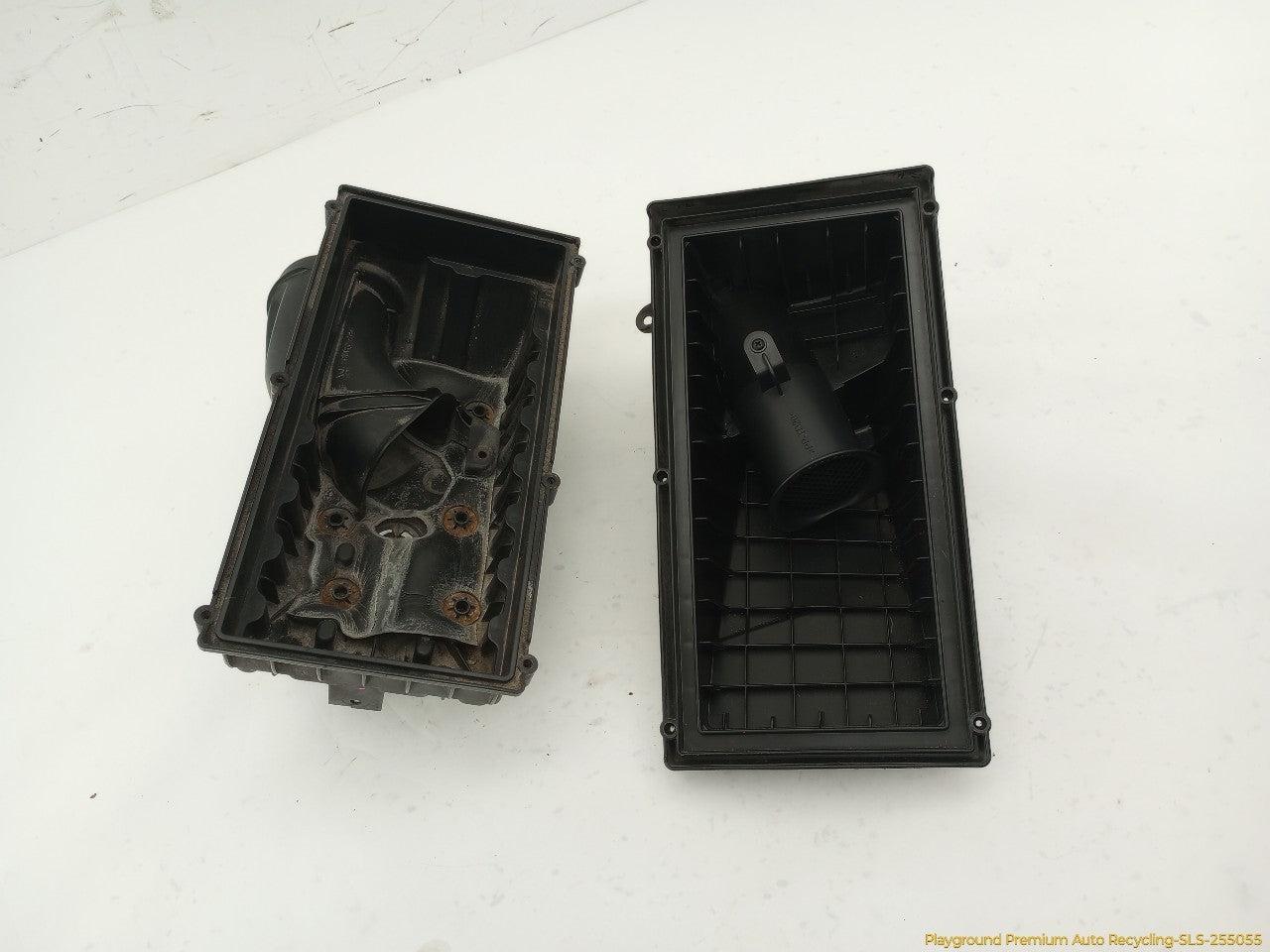 Land Rover LR4 Passenger Right Air Cleaner Housing Box