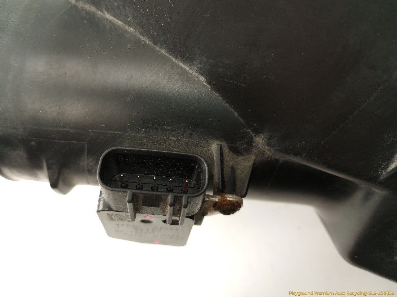 Land Rover LR4 Passenger Right Air Cleaner Housing Box