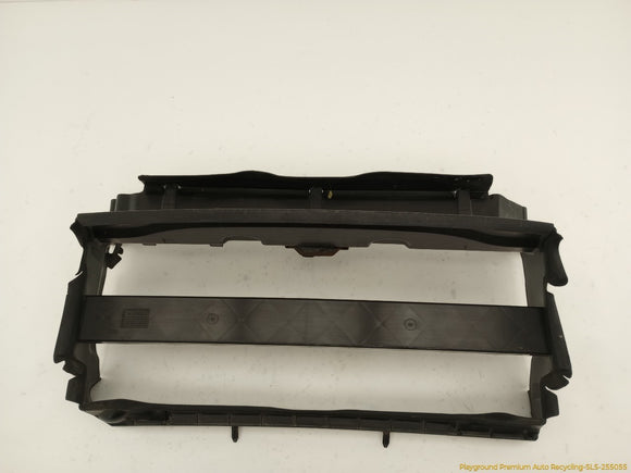 Land Rover LR4 Radiator Air Duct Baffle