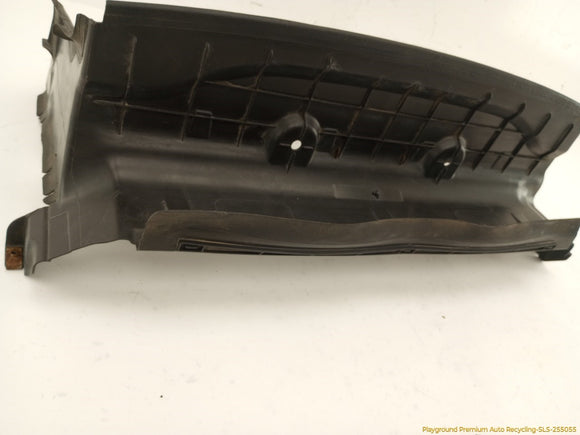 Land Rover LR4 Radiator Air Duct Baffle