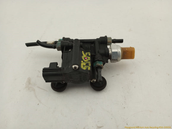 Land Rover LR4 Air Suspension Transfer Relief Valve
