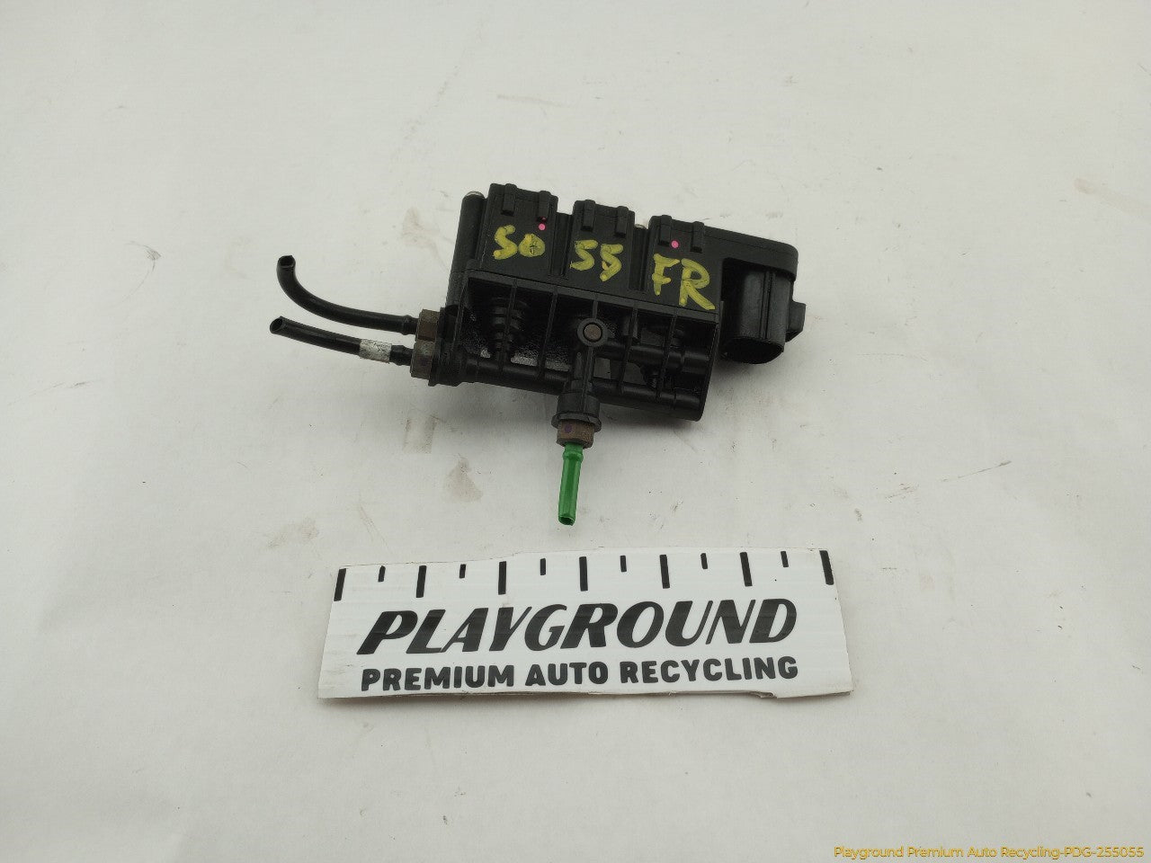 Land Rover LR4 Passenger Right Front Air Suspension Valve Block