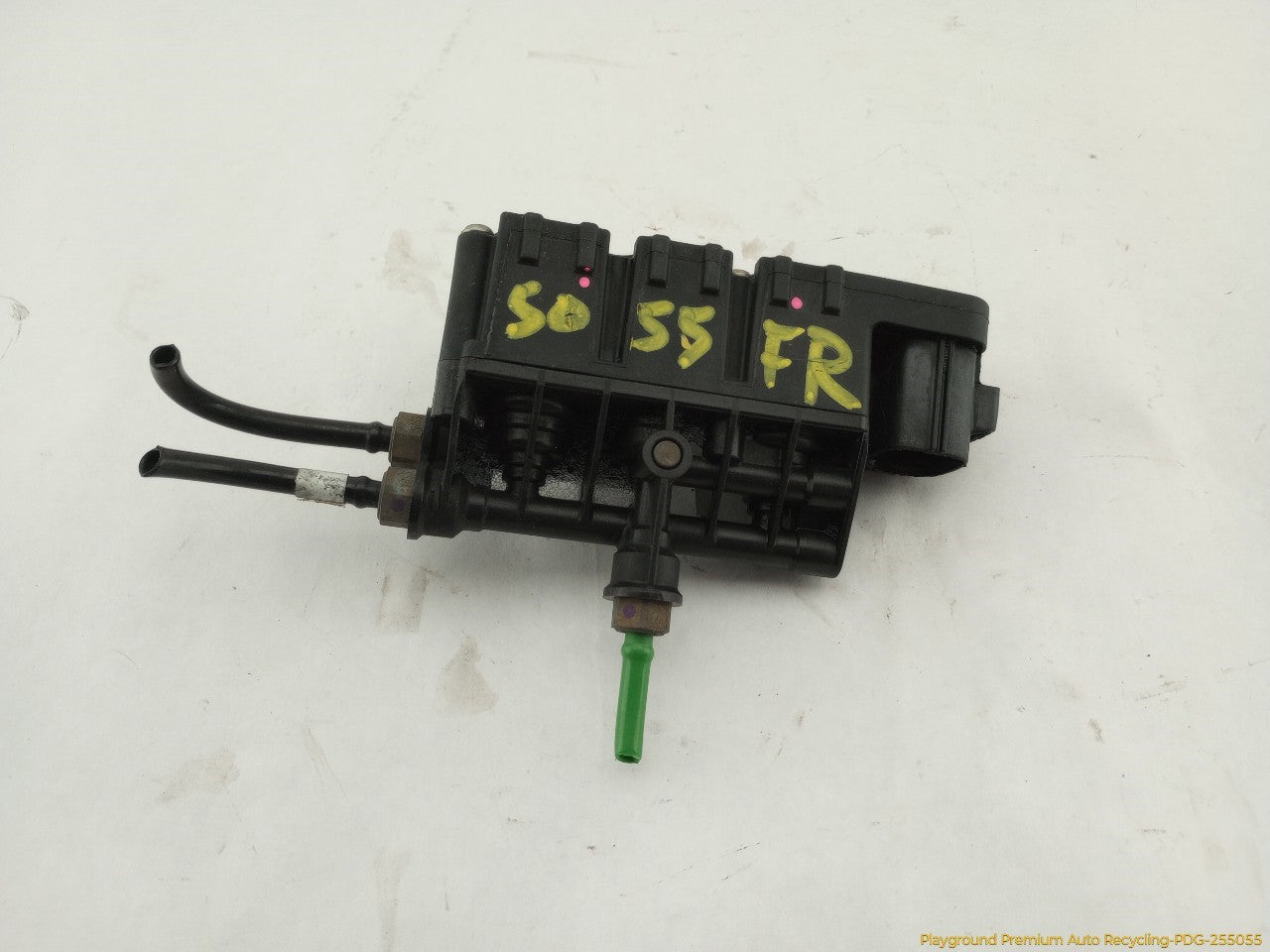 Land Rover LR4 Passenger Right Front Air Suspension Valve Block - 0
