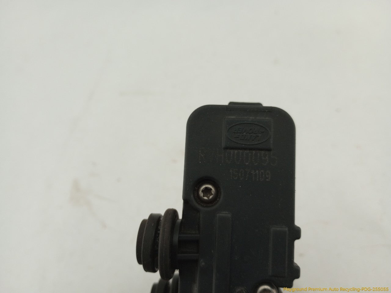 Land Rover LR4 Passenger Right Front Air Suspension Valve Block