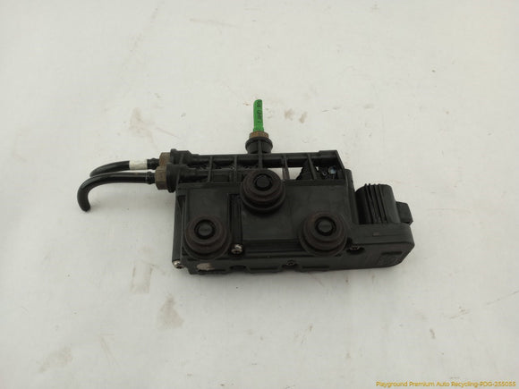 Land Rover LR4 Passenger Right Front Air Suspension Valve Block