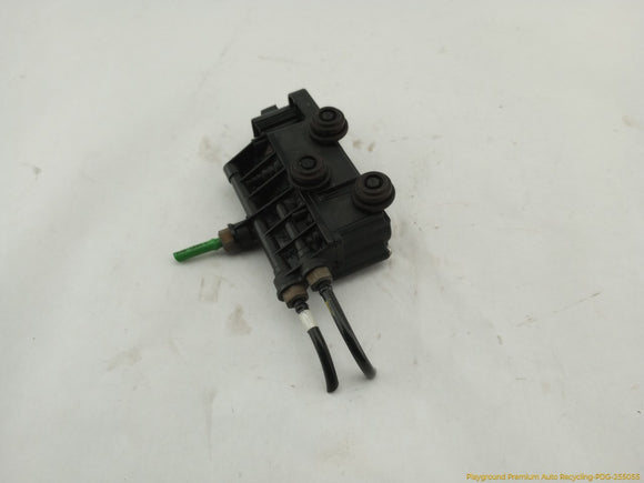 Land Rover LR4 Passenger Right Front Air Suspension Valve Block