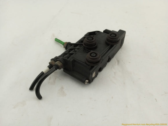 Land Rover LR4 Passenger Right Front Air Suspension Valve Block