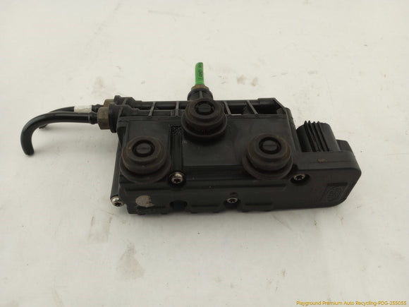 Land Rover LR4 Passenger Right Front Air Suspension Valve Block