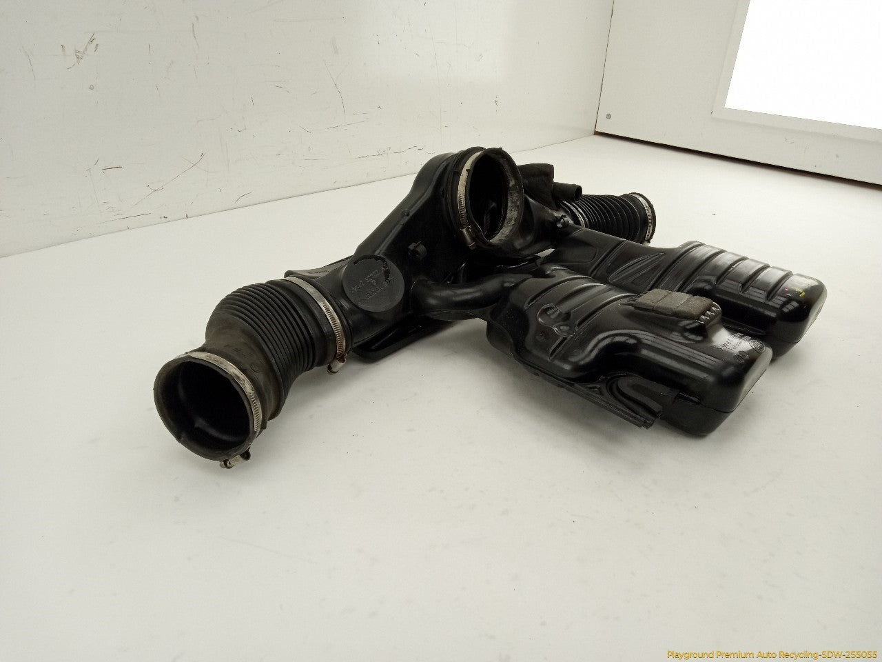 Land Rover LR4 Air Cleaner Resonator