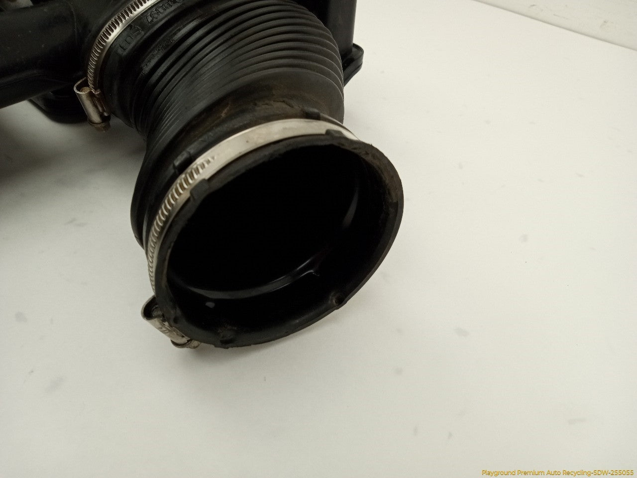 Land Rover LR4 Air Cleaner Resonator