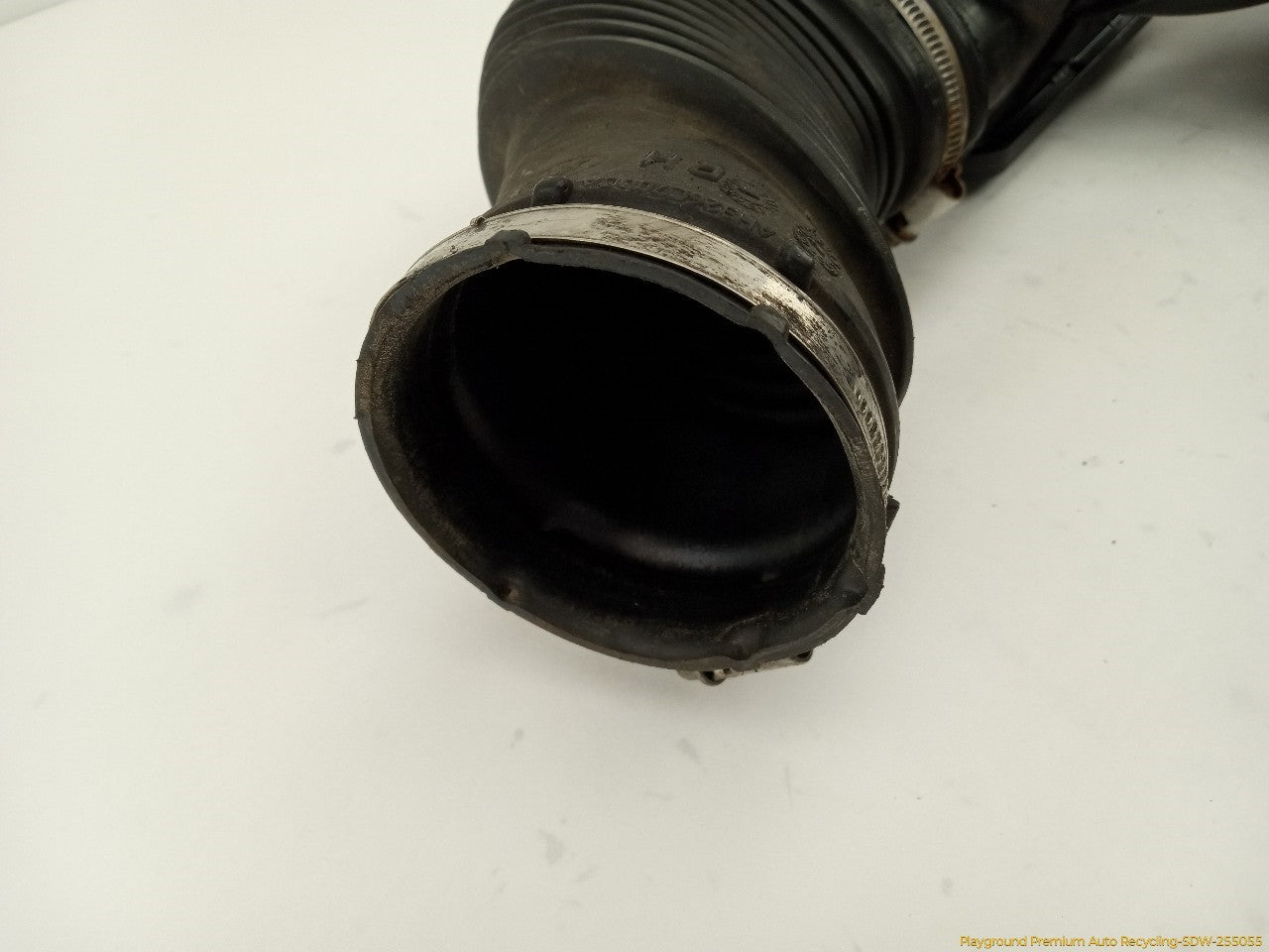 Land Rover LR4 Air Cleaner Resonator