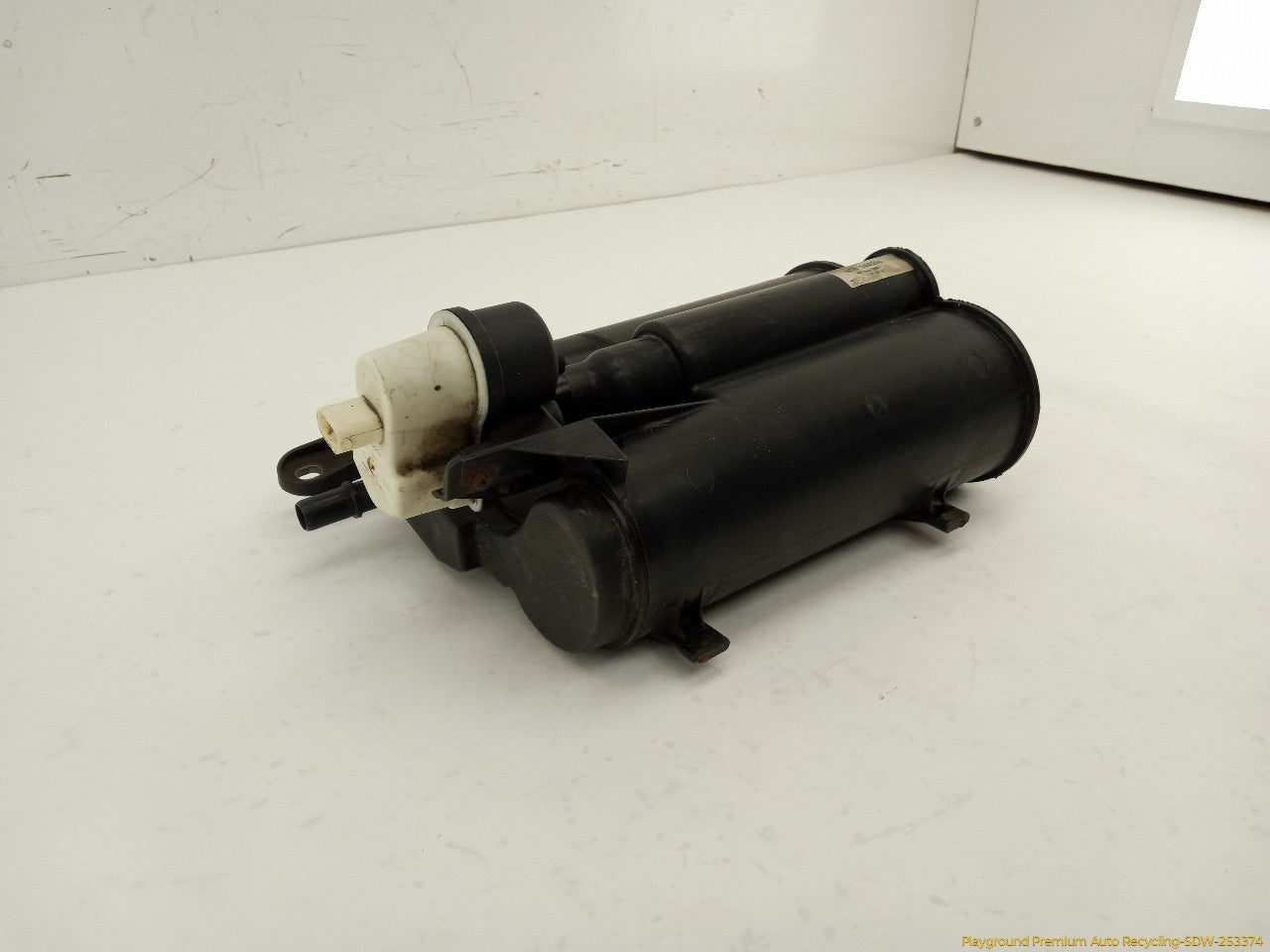 Land Rover LR3 Fuel Vapor Charcoal Canister - 0
