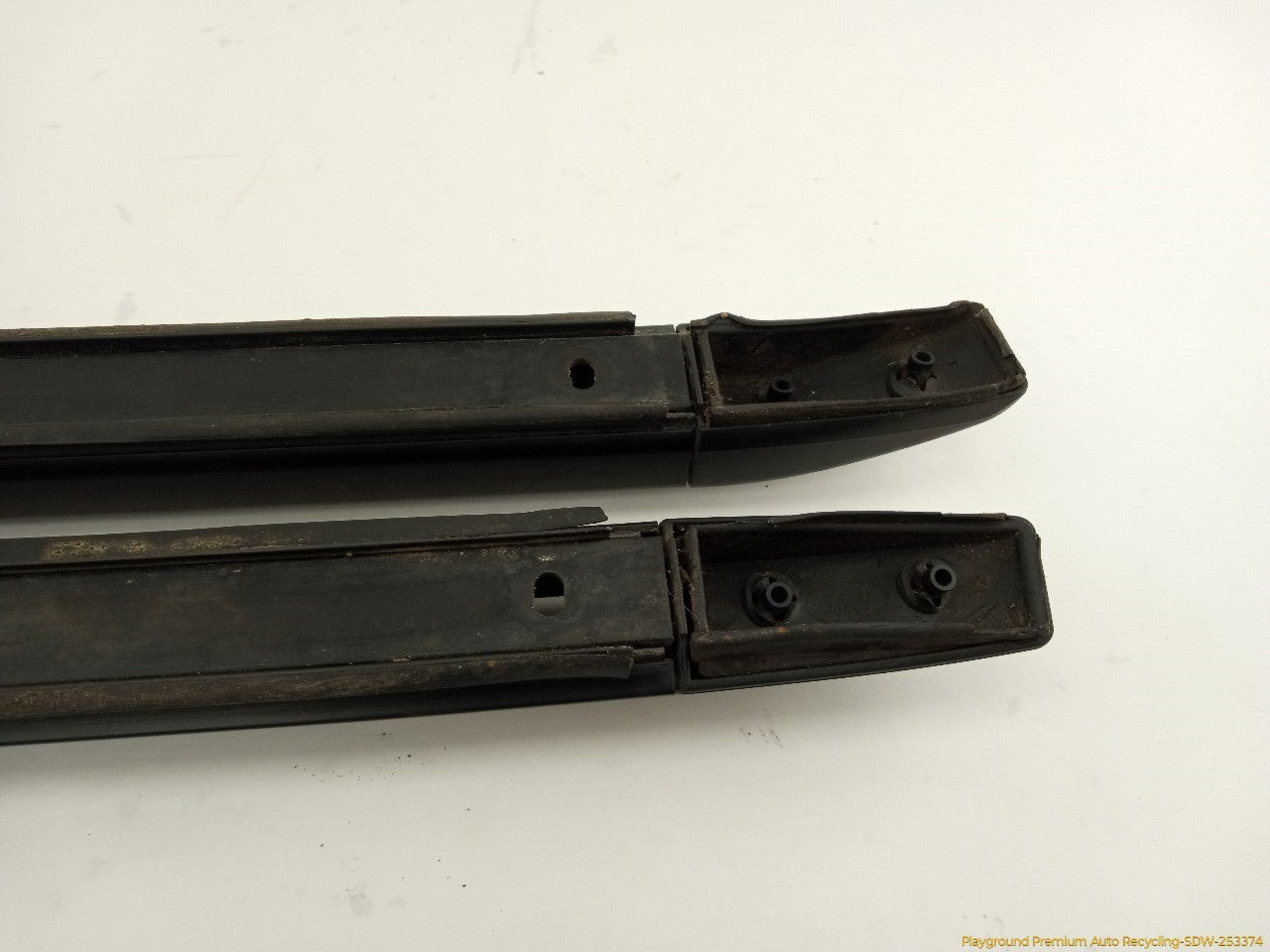 Land Rover LR3 Pair Of Roof Rail Racks