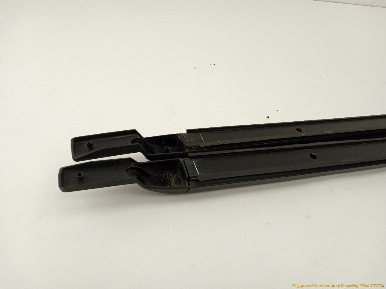 Land Rover LR3 Pair Of Roof Rail Racks
