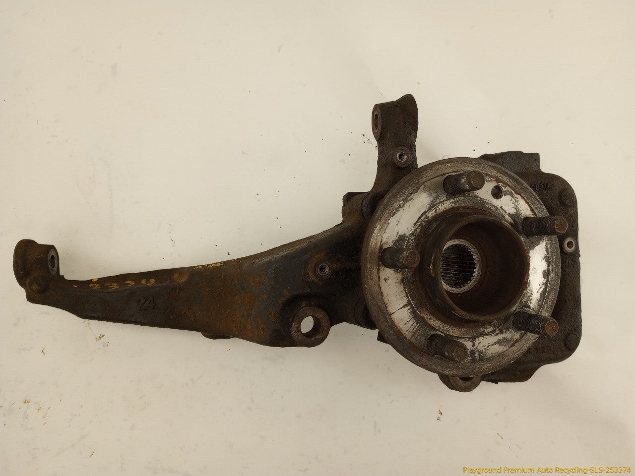 Land Rover LR3 Passenger Right Front Spindle Knuckle Hub