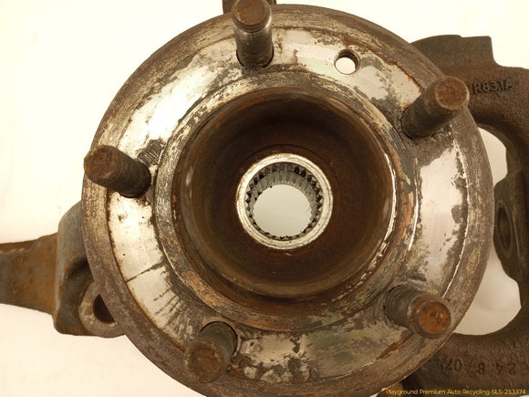 Land Rover LR3 Passenger Right Front Spindle Knuckle Hub