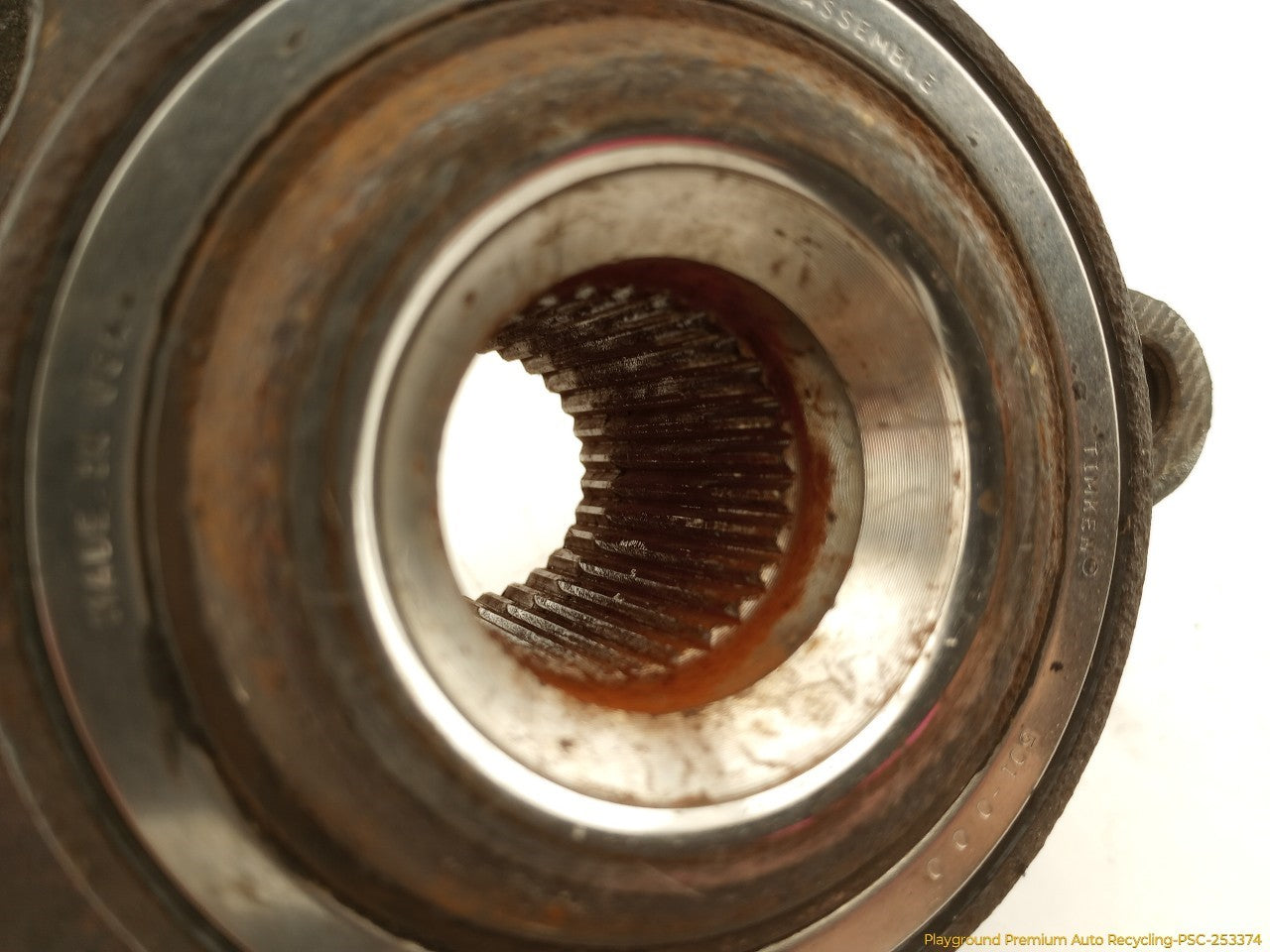 Land Rover LR3 Driver Left Front Wheel Bearing Hub