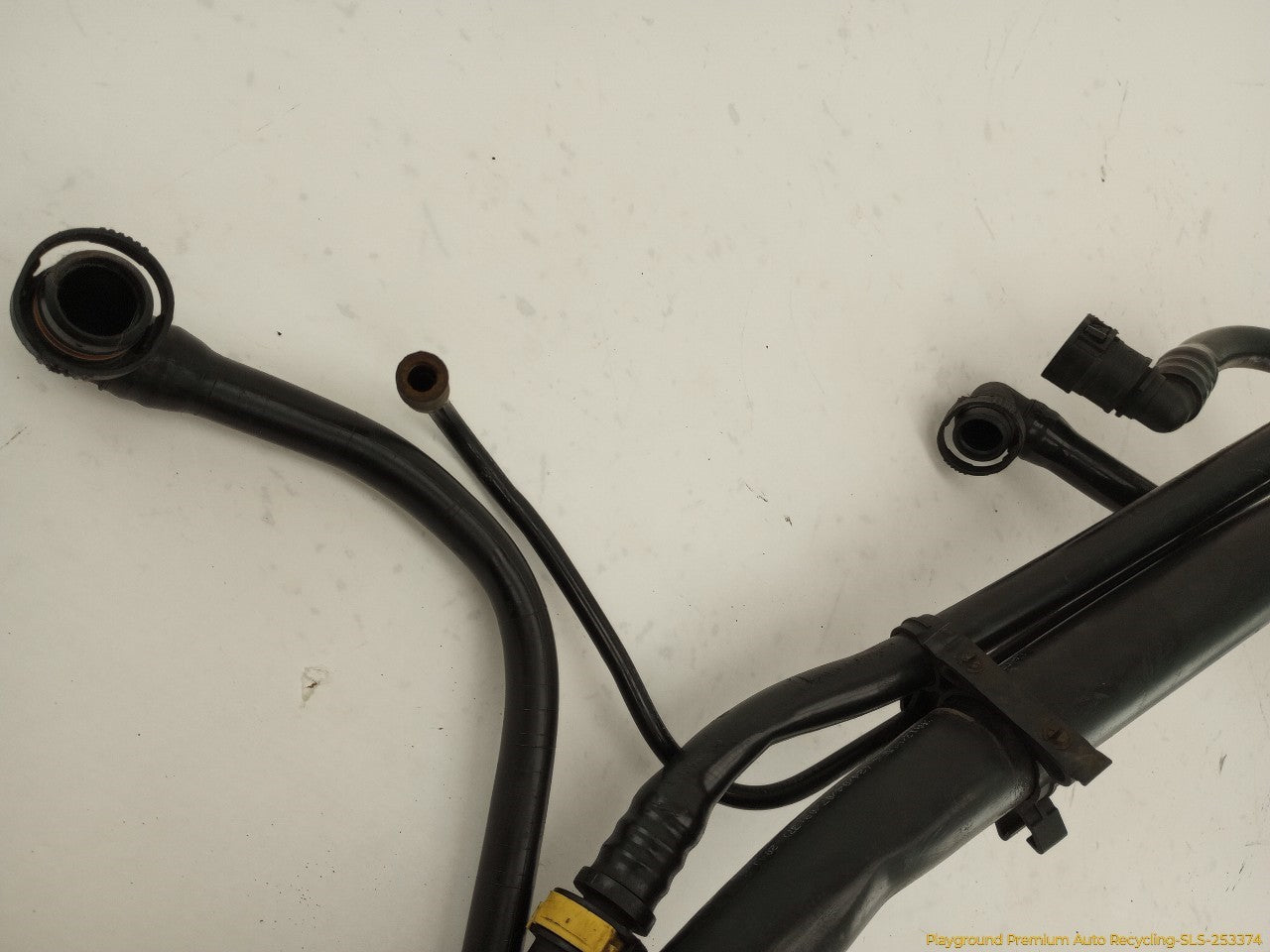 Land Rover LR3 Fuel Filler Neck