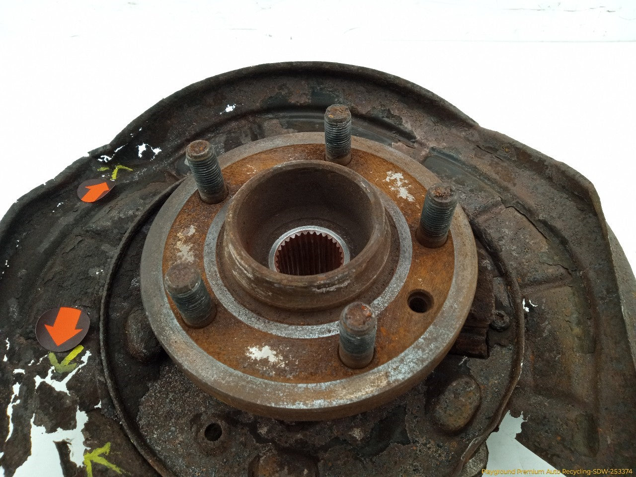 Land Rover LR3 Driver Left Rear Spindle Knuckle Hub - 0
