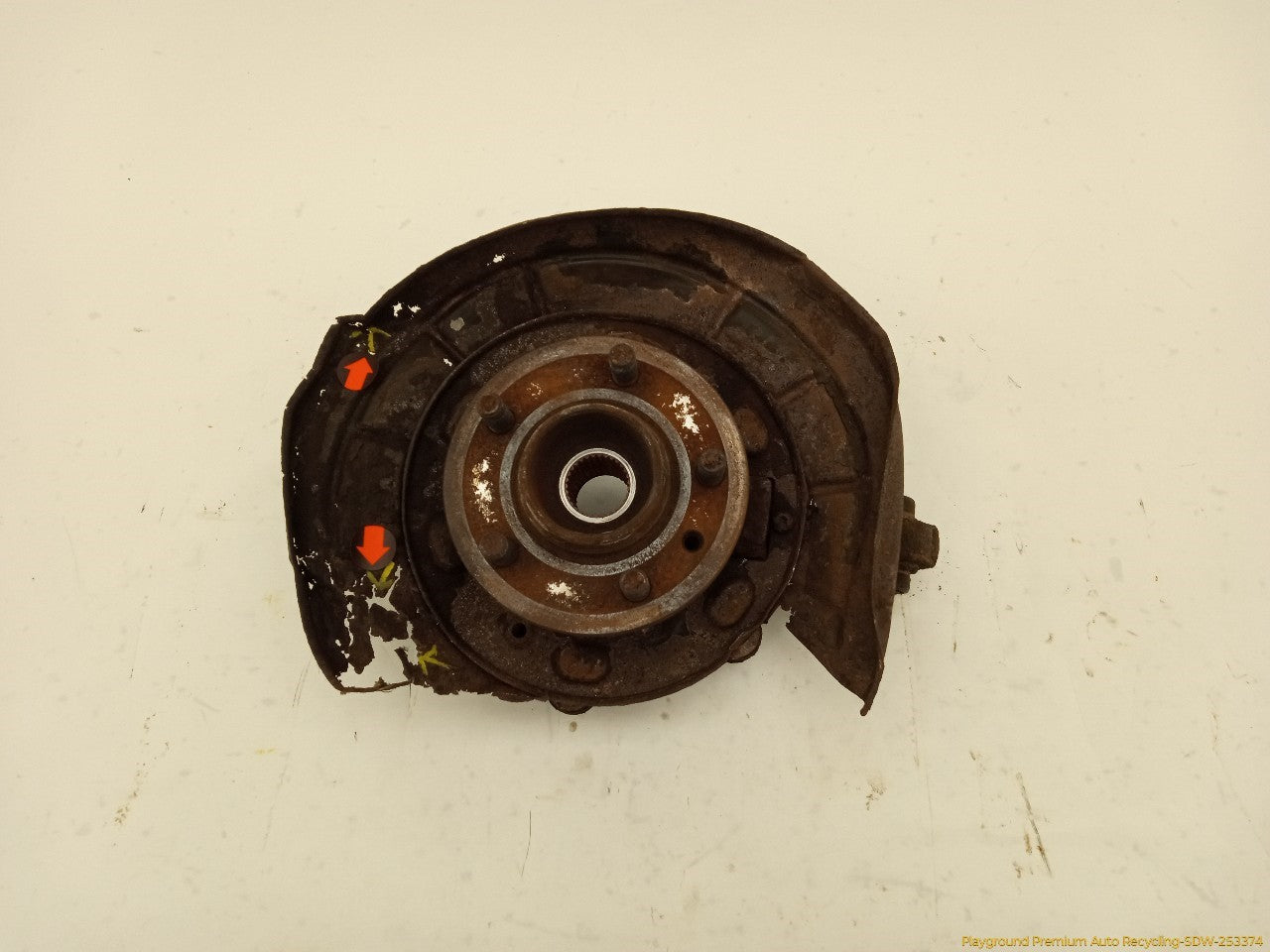 Land Rover LR3 Driver Left Rear Spindle Knuckle Hub