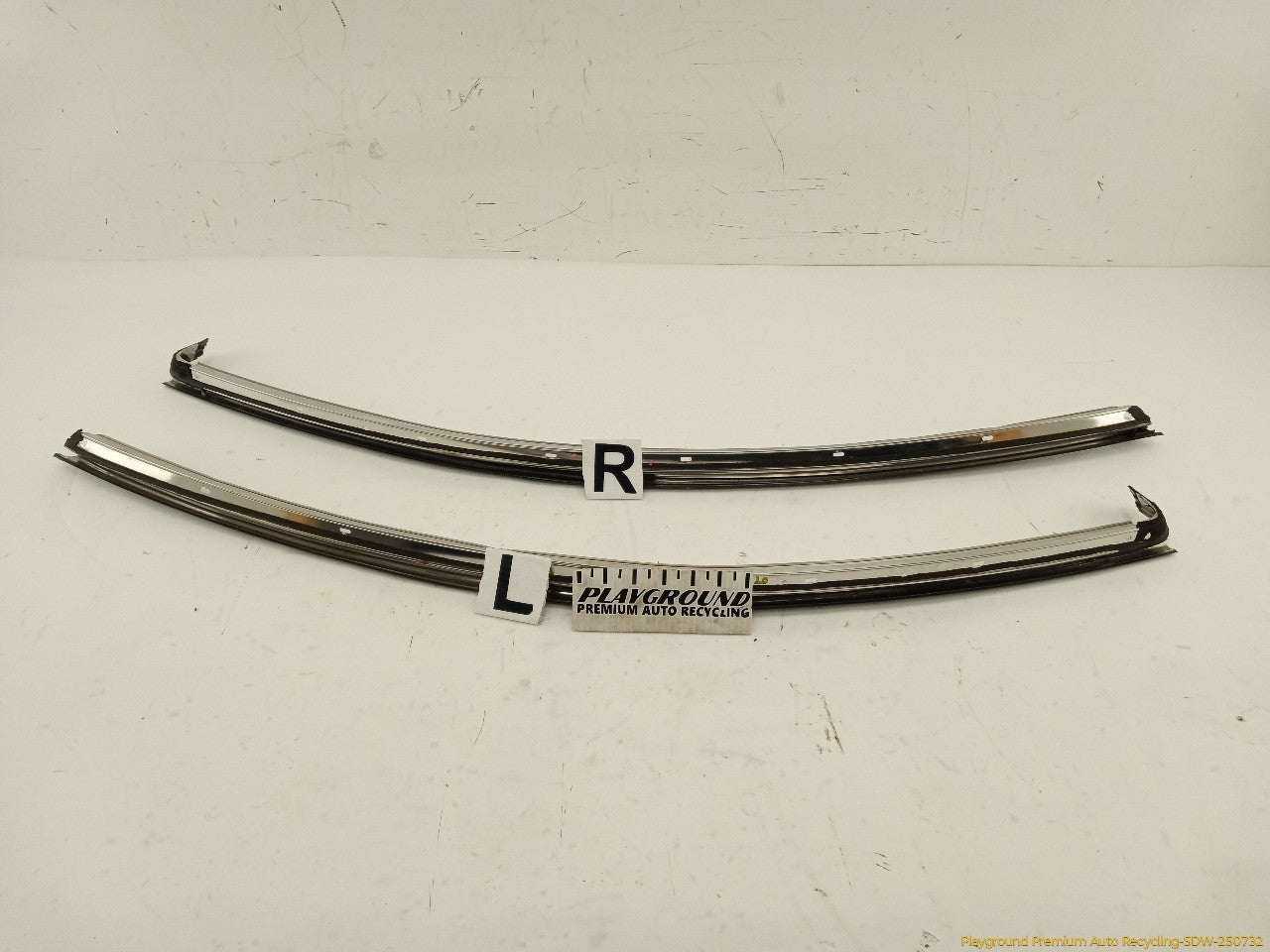 Toyota Celica Pair Of Front Door Window Sweeps