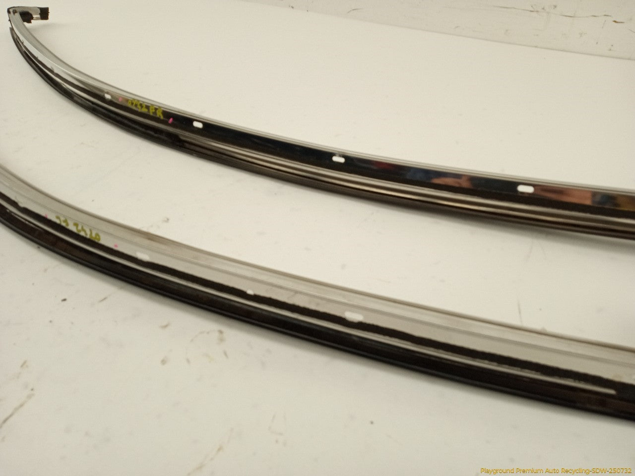 Toyota Celica Pair Of Front Door Window Sweeps
