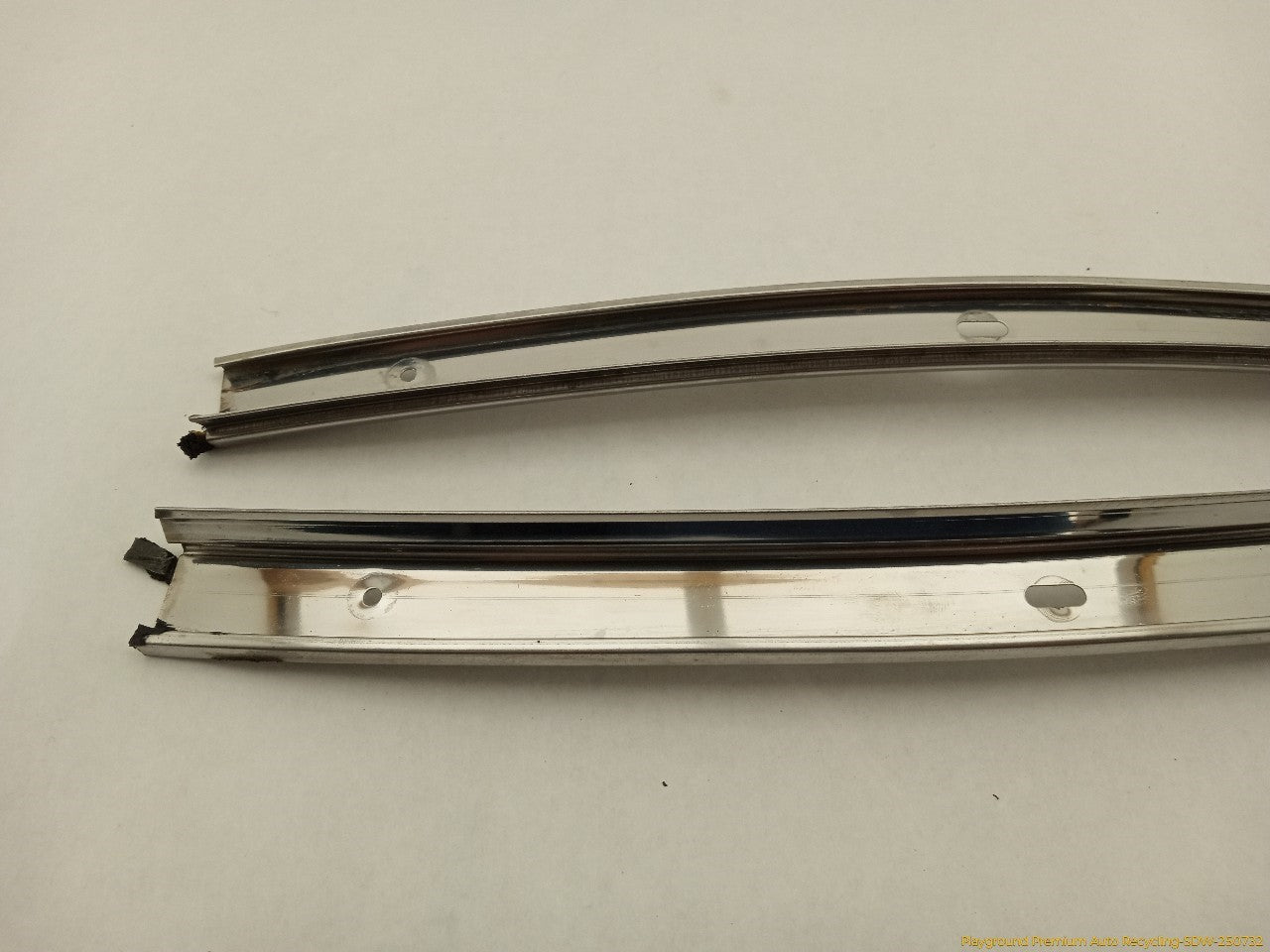 Toyota Celica Pair Of Rear Quarter Window Weather Strip Mount