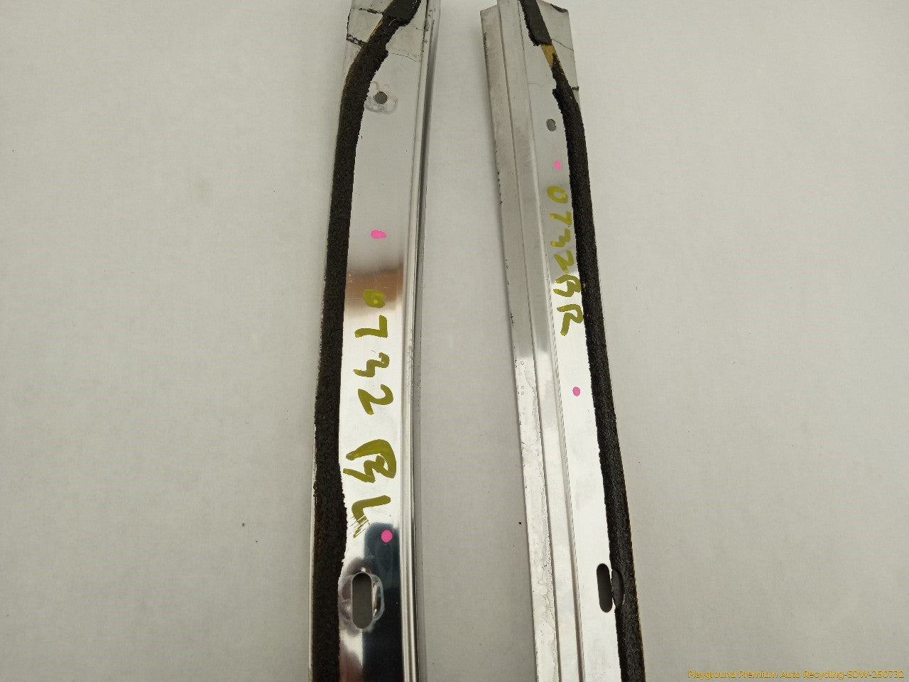 Toyota Celica Pair Of Rear Quarter Window Weather Strip Mount