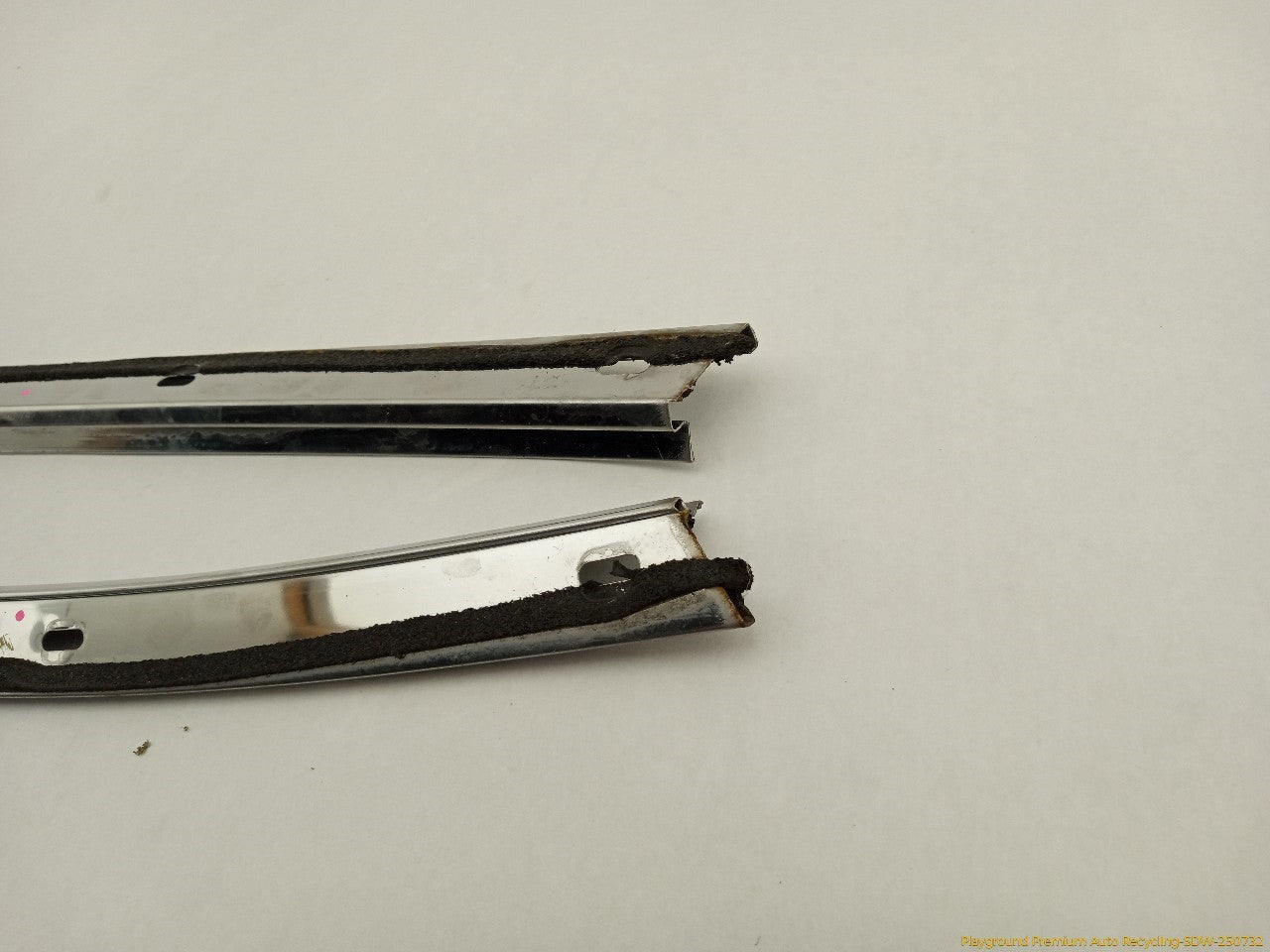 Toyota Celica Pair Of Rear Quarter Window Weather Strip Mount