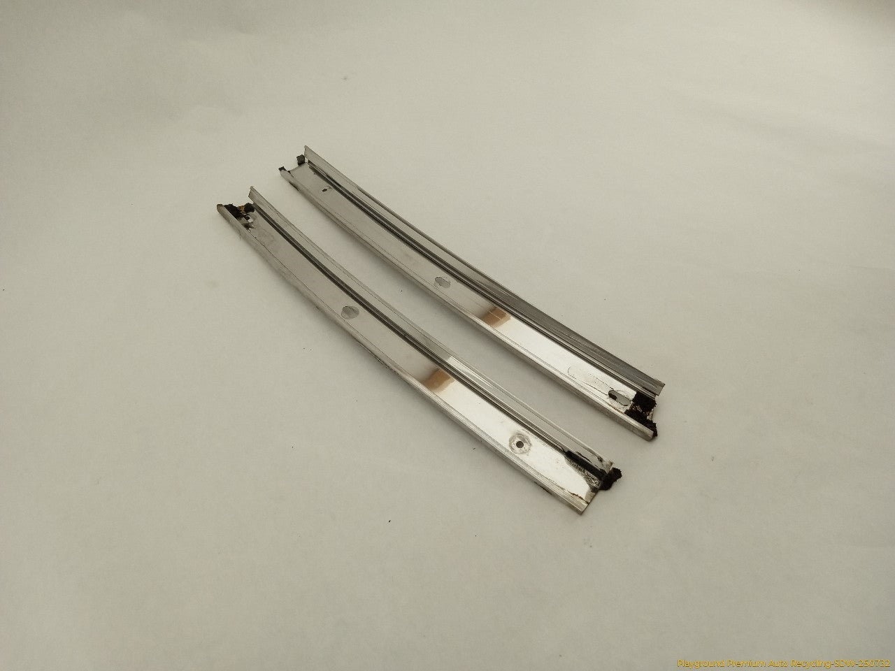 Toyota Celica Pair Of Rear Quarter Window Weather Strip Mount