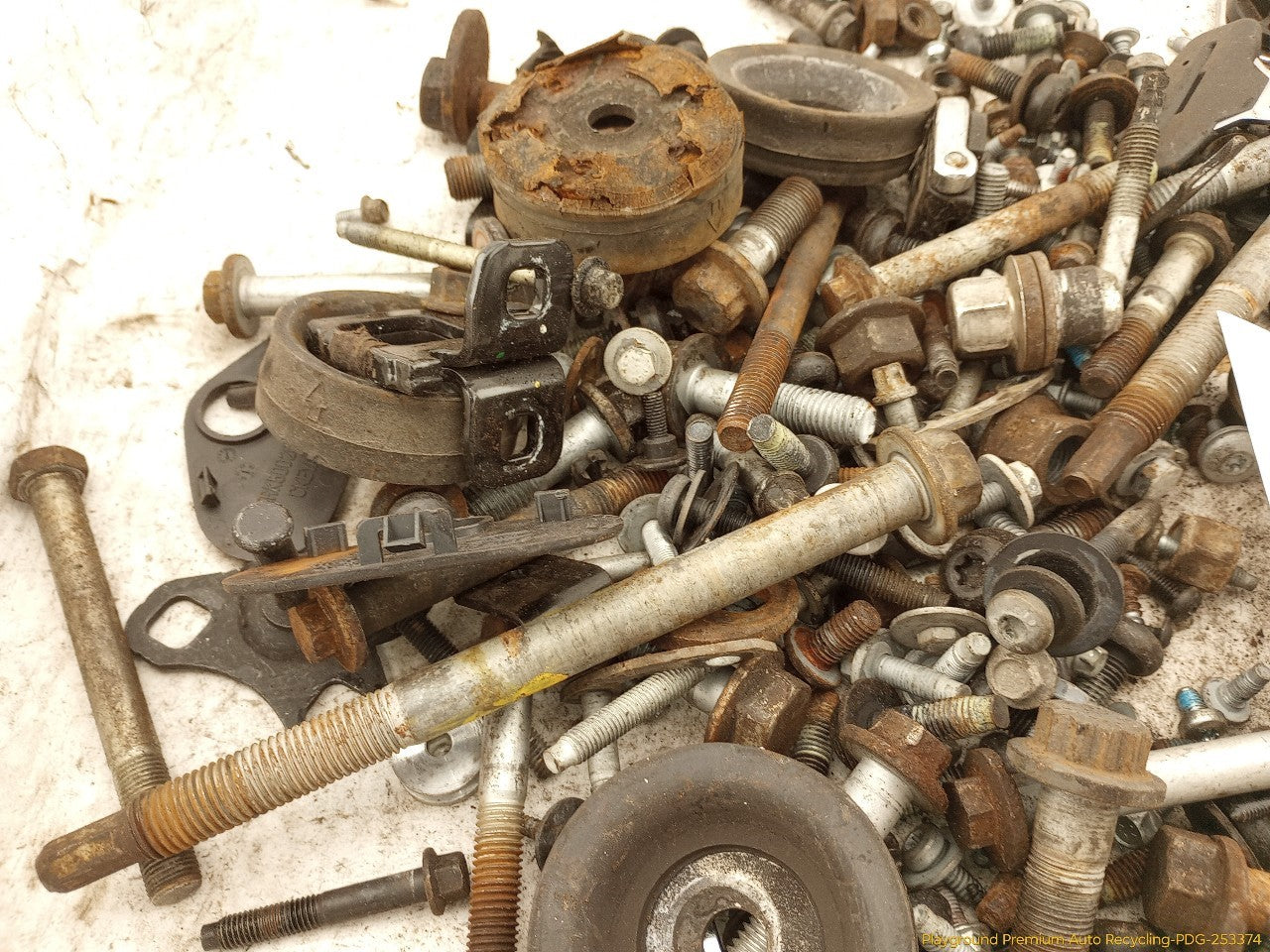 Land Rover LR3 Dismantling Hardware Fasteners Bolts & Nuts