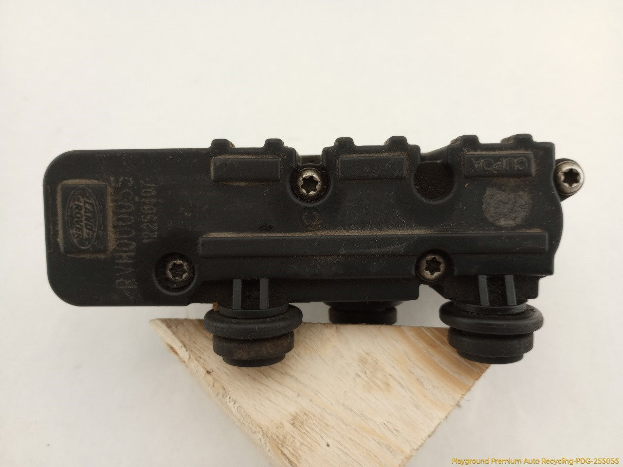 Land Rover LR4 Driver Left Front Air Suspension Valve Block