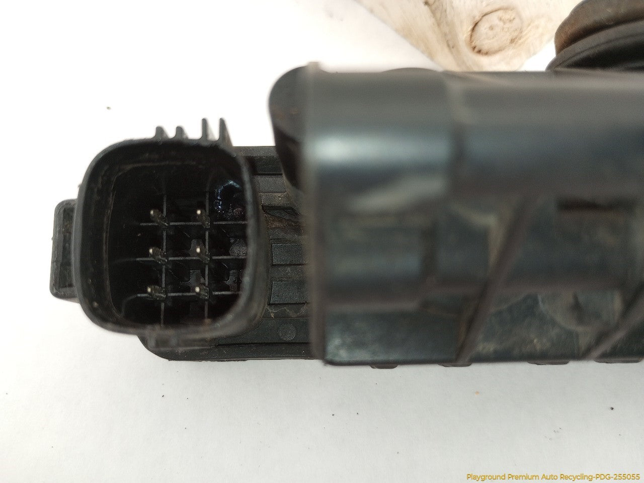 Land Rover LR4 Driver Left Front Air Suspension Valve Block