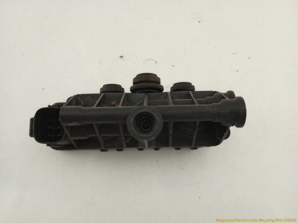 Land Rover LR4 Driver Left Front Air Suspension Valve Block