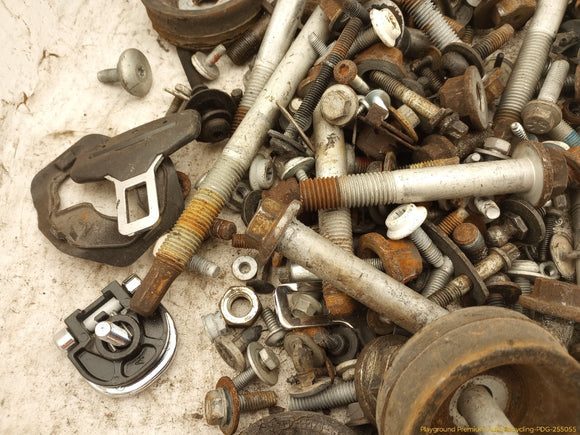 Land Rover LR4 Dismantling Hardware Fasteners Bolts & Nuts