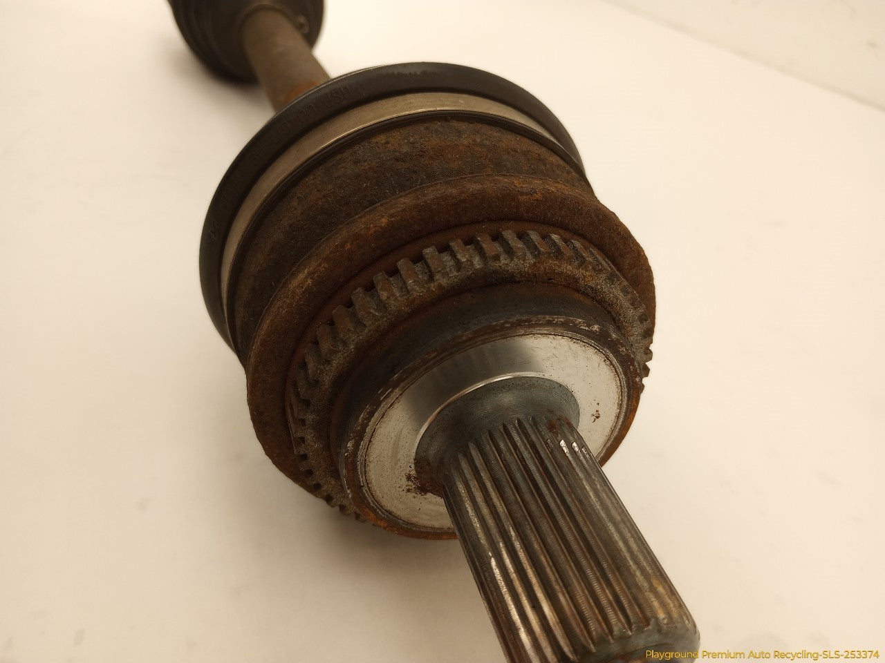 Land Rover LR3 Passenger Right Rear Axle Drive Shaft