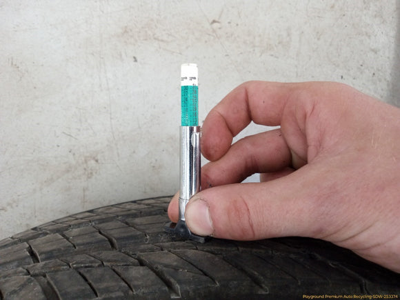 Land Rover LR3 Single Tire Crugen Kumnho Tire 255/60 R18 Thread Depth 10/32