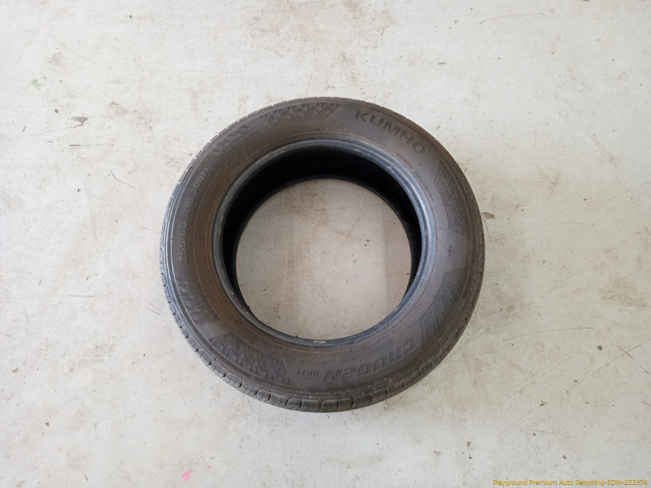 Land Rover LR3 Single Tire Crugen Kumnho Tire 255/60 R18 Thread Depth 10/32