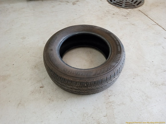 Land Rover LR3 Single Tire Crugen Kumnho Tire 255/60 R18 Thread Depth 10/32