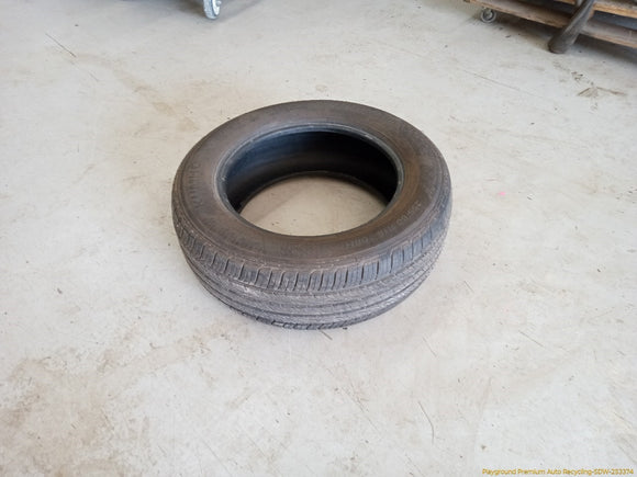 Land Rover LR3 Single Tire Crugen Kumnho Tire 255/60 R18 Thread Depth 10/32