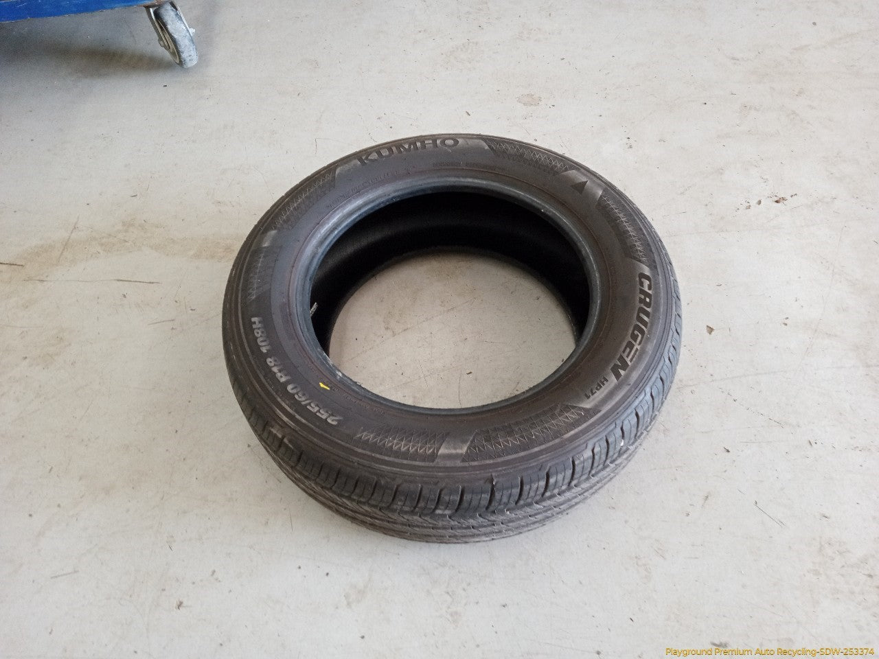 Land Rover LR3 Single Tire Crugen Kumnho Tire 255/60 R18 Thread Depth 10/32
