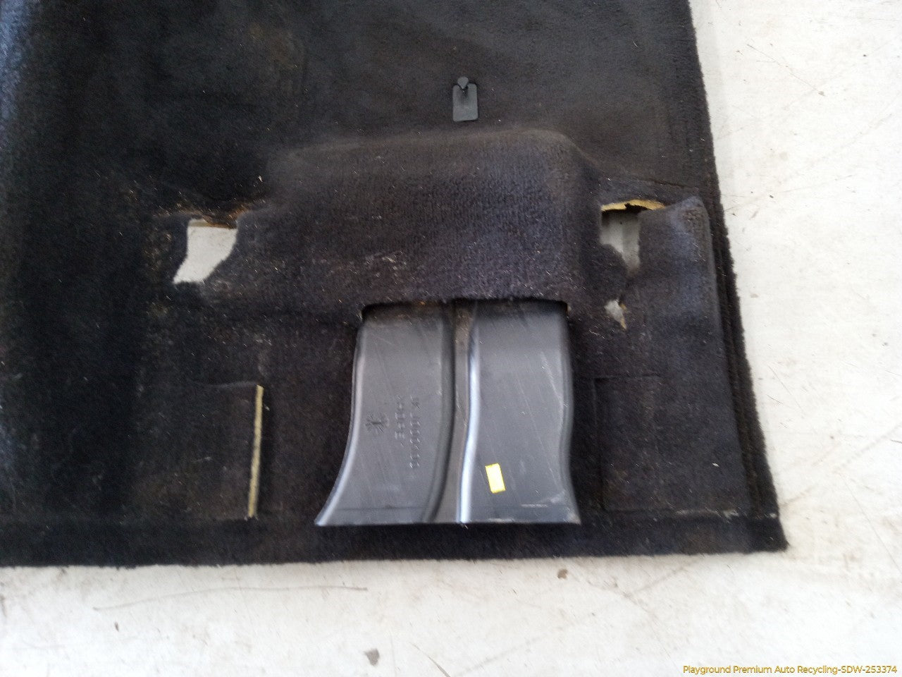 Land Rover LR3 Front Floor Carpet