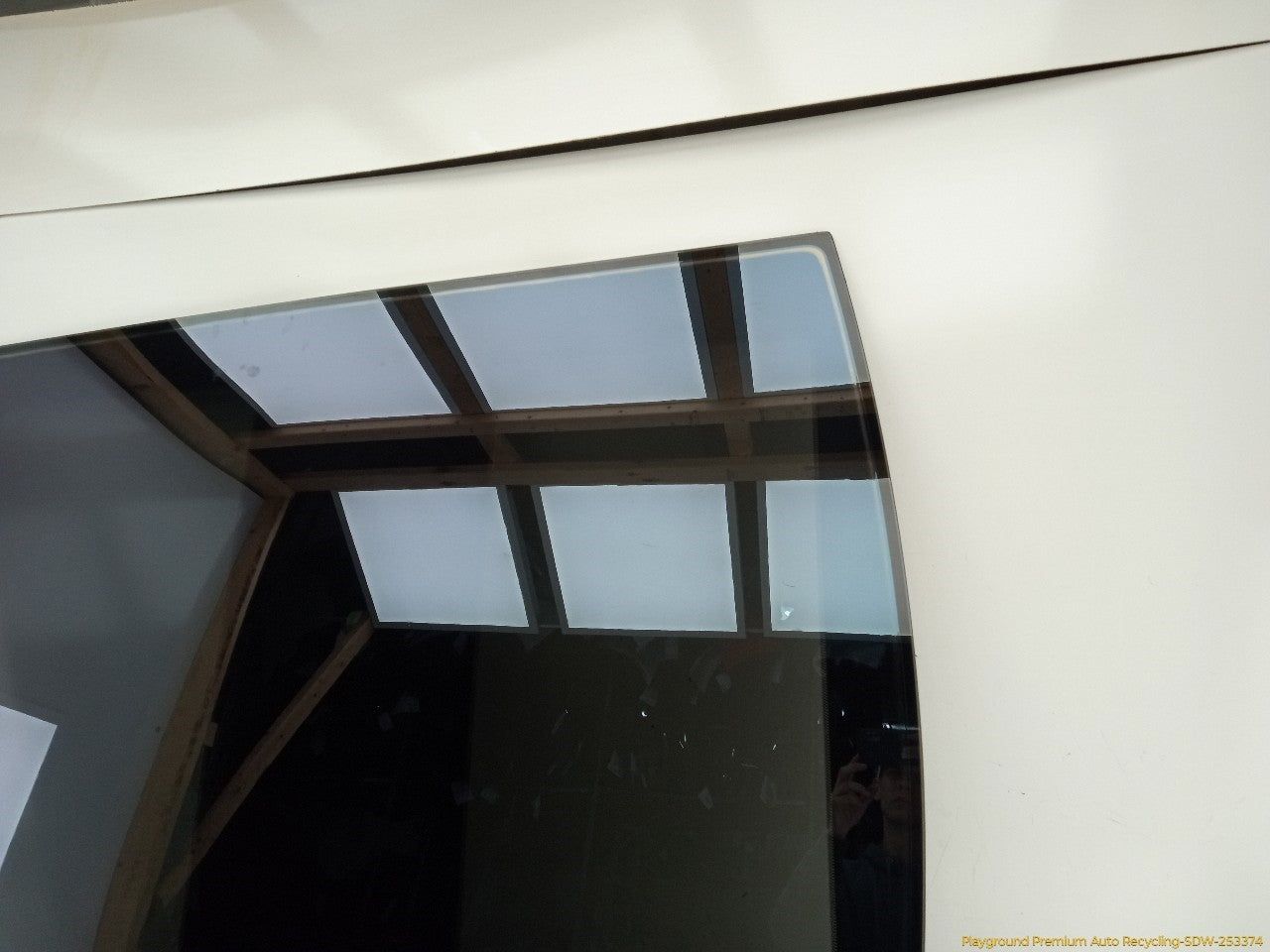 Land Rover LR3 Sunroof Glass