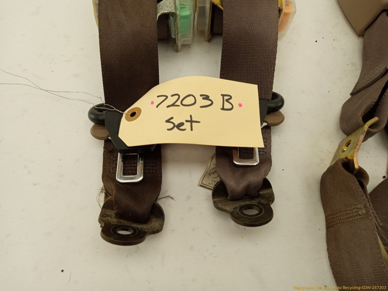 Toyota 4Runner Set Of 4 Rear Seat Belt Retractor And Buckles - 0